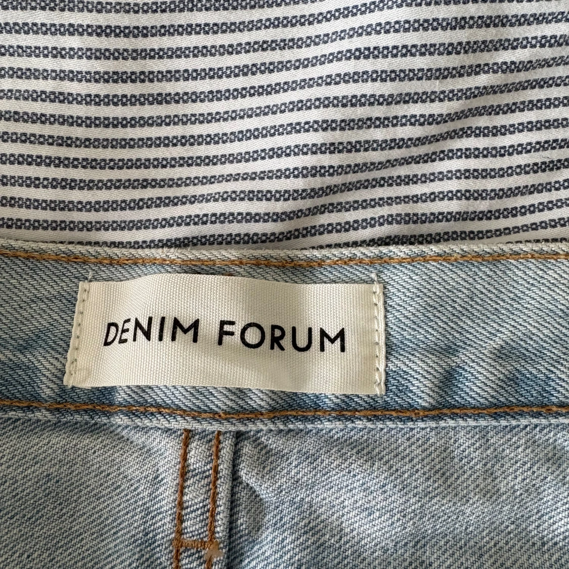 Ljusblå jeansshorts från Denim Forum - 4