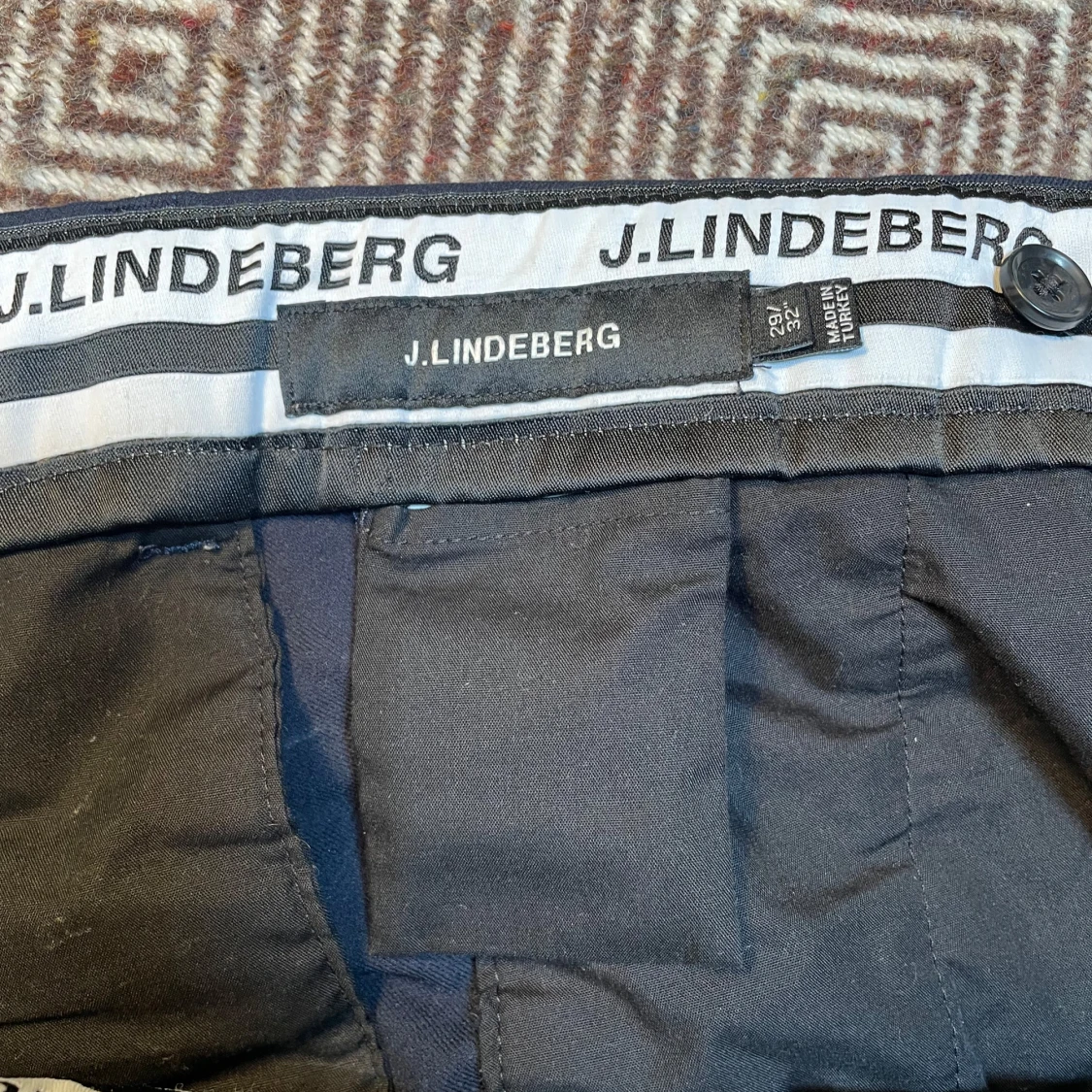 Mörkblå J.Lindberg byxor - 3