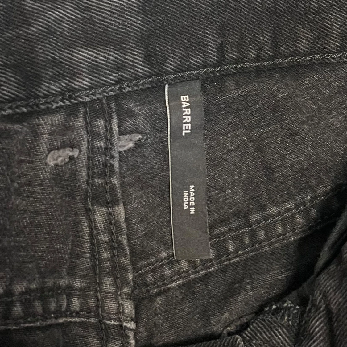 Svarta Weekday Barrel jeans 32/34 - 1