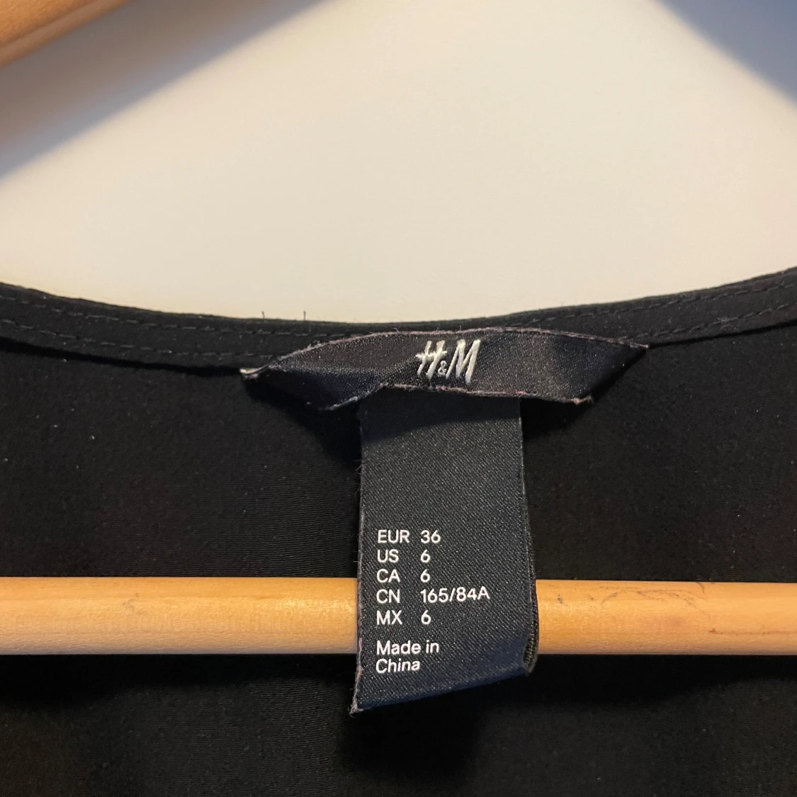 Svart kortklänning från H&M stl 36 - 2