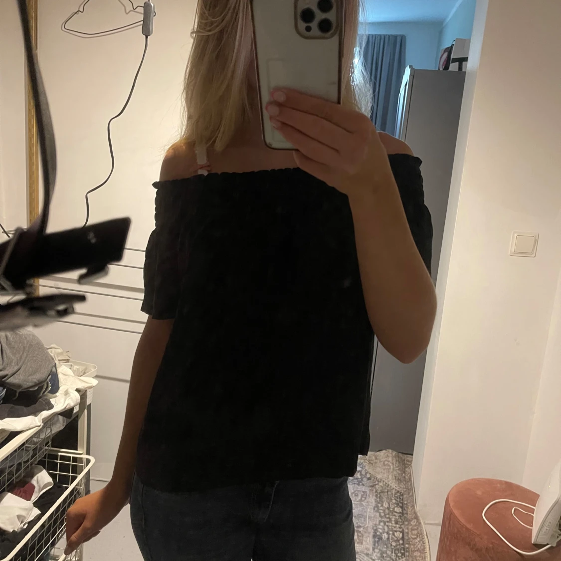 Svart offshoulder blus med resår - 1