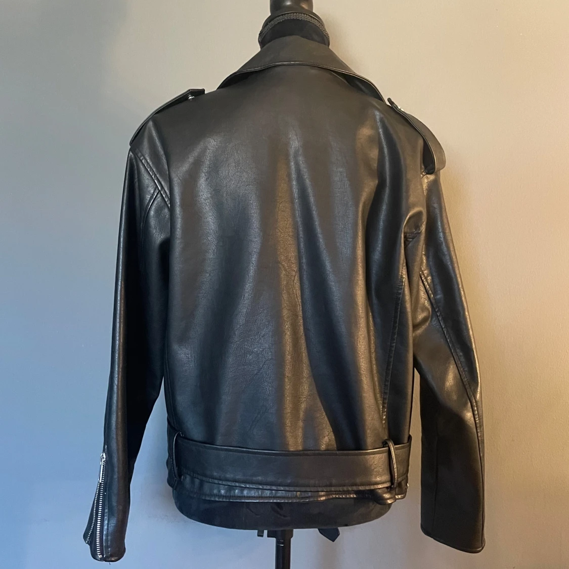 Svart skinnjacka från Missguided - 2