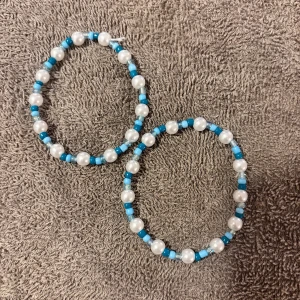 Armband  - 30% skänks till välgörenhet. Frakt 15kr.