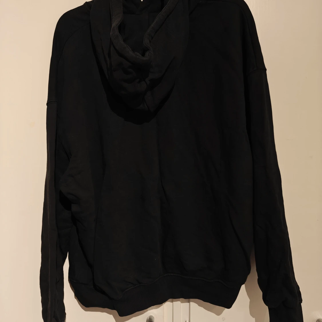 Svart hoodie från Sweet Skateboards - 1