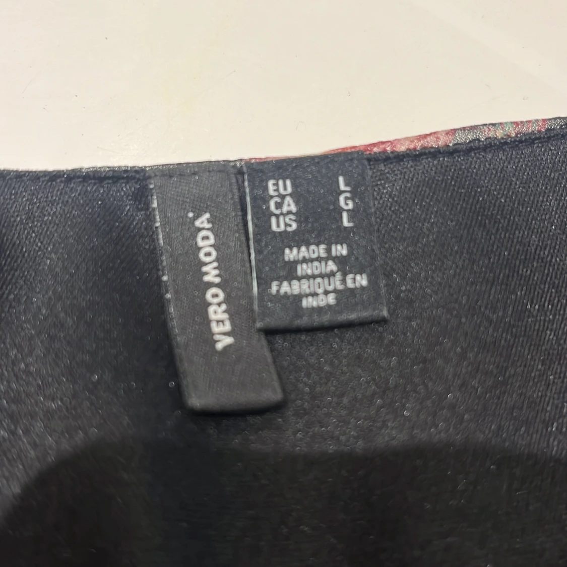 Blommig svart klänning Vero Moda L - 1