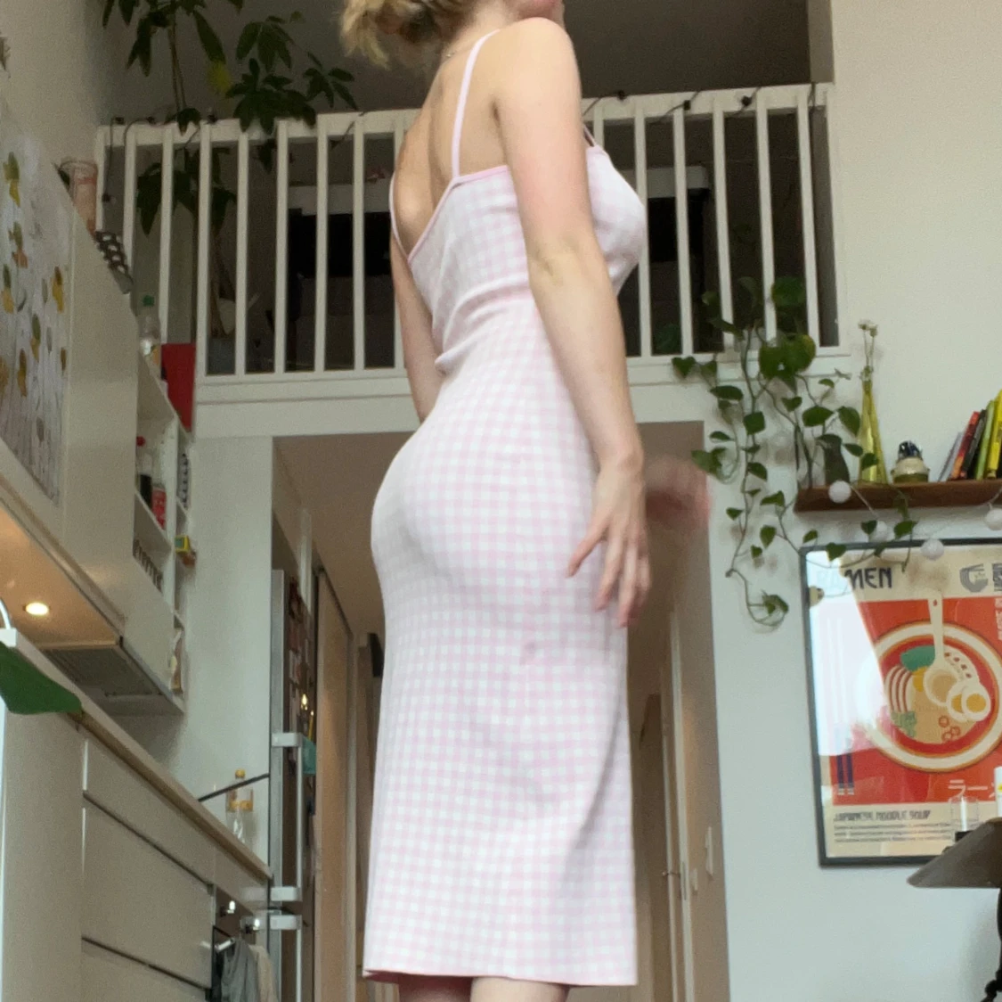 Rutig rosa och vit långklänning