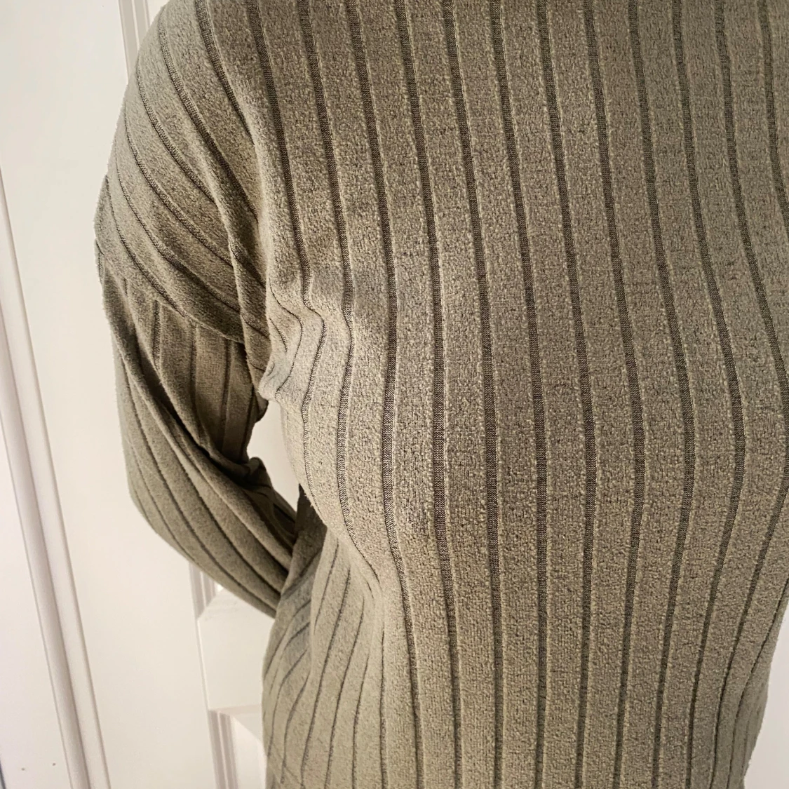 Olivgrön set ribbad  i mjukt tyg - 2