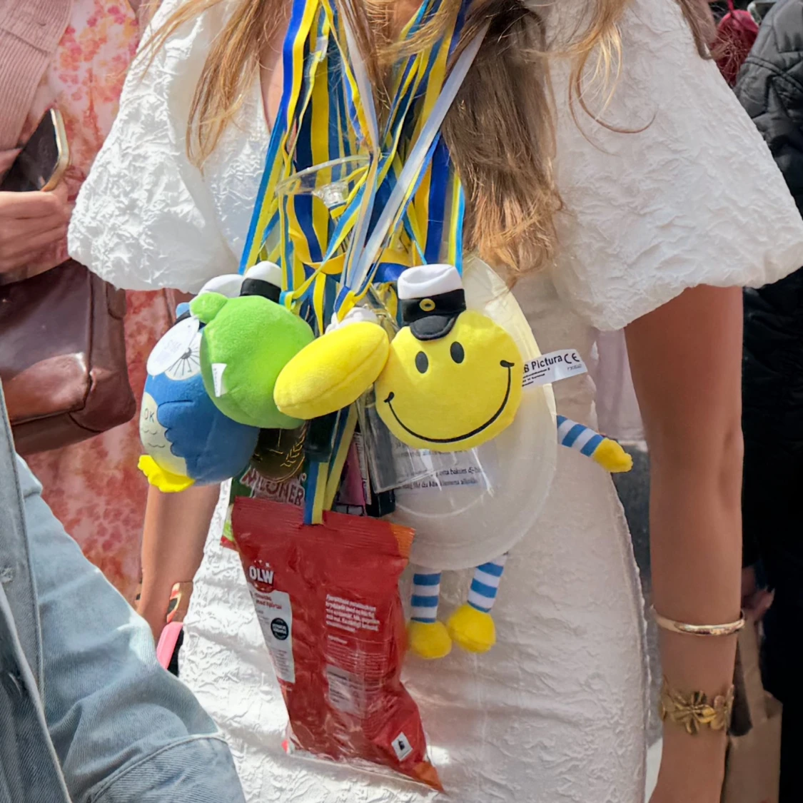 Vit kort klänning med puffärm - 1