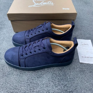 Louboutin mörkblå - Ett par riktigt feta Louboutins i storlek 43, skickar samma dag!