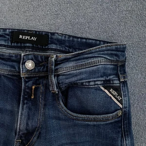Replay jeans - Säljer ett par replay jeans som är i storlek W28 L32. Hör av dig vid intresse eller frågor!