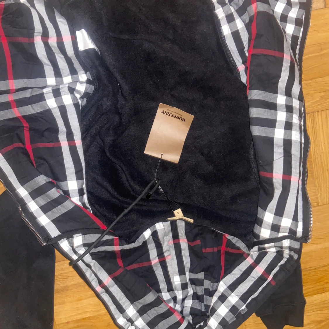 Svart hoodiejacka från Burberry - 2