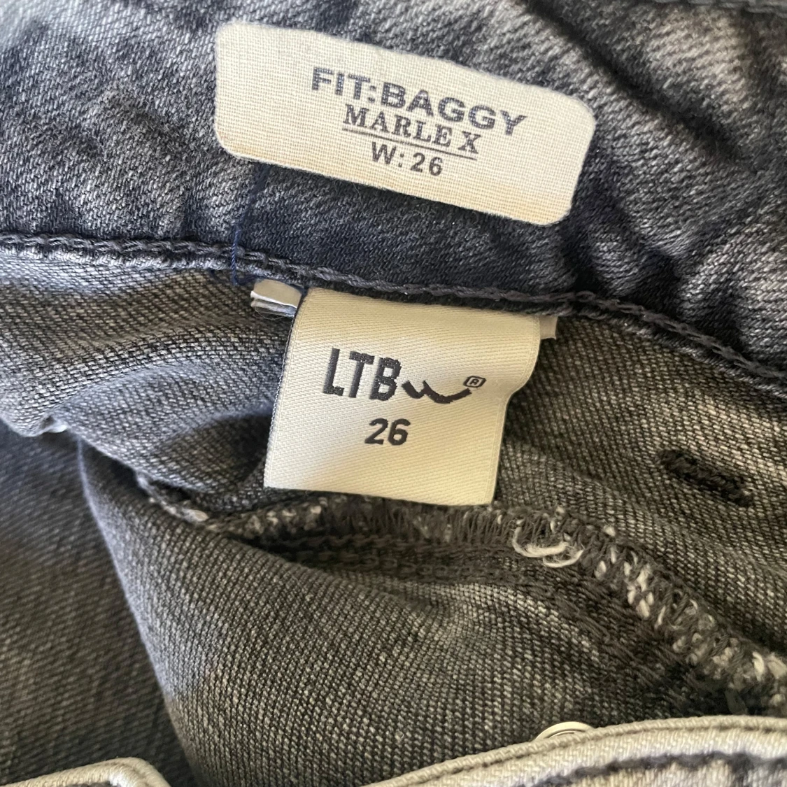 Grå baggy jeans från LTB, W26 - 1