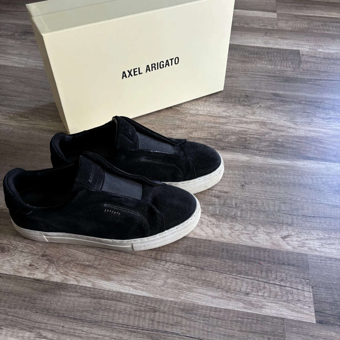 Svarta sneakers från Axel Arigato - 2