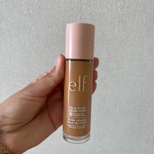 e.l.f. Halo Glow Liquid Filter Medium Tan - e.l.f. Halo Glow Liquid Filter i nyansen Medium Tan (Shade 5). Helt ny då jag anvönt den 2 ggr