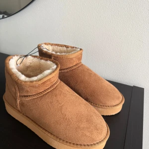 Snöskor - ”Snöskor” storlek 38/39 helt nya från kappahl