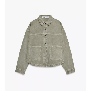 grön jeansjacka från Zara - Grön jeansjacka från Zara i storlek xs