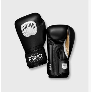Svarta boxningshandskar från Primo - Jag säljer mina primo Emblem 2.0 Boxing Gloves - Onyx Black 12 OZ  (UNISEX) som jag köpte i maj detta året, dem är använda men är som nya och tagit väl hand om dem och alltid luftat dem. Jag säljer dem pga jag ska köpa ett par jag tycker är snyggare, för dem fanns inte när jag skulle köpa handskar. Tillägg att primo fightwear knappast går att få tag på i Sverige.  Nypris: 1495kr + frakt ca 500kr 