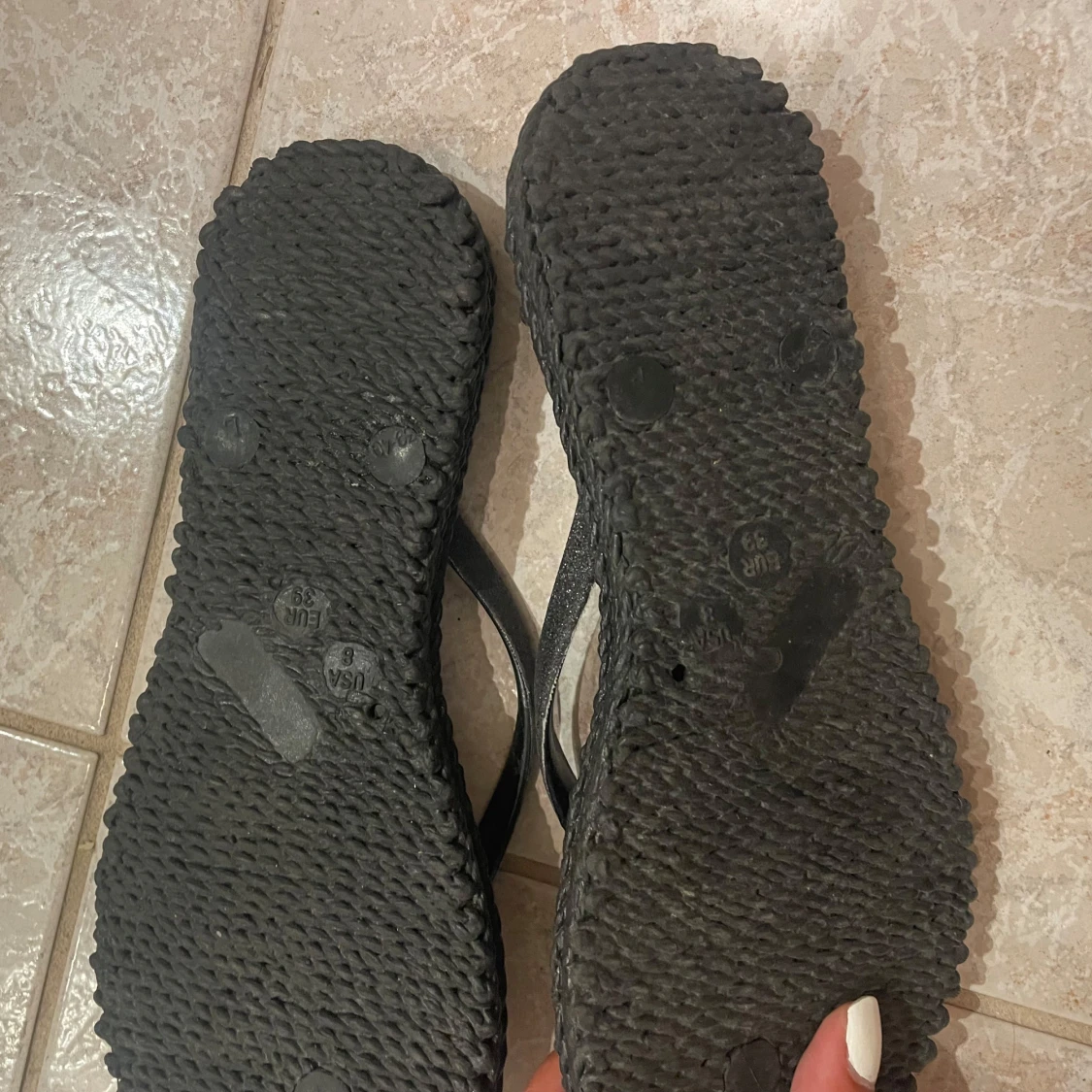 Svarta flipflops från Ilse Jacobsen - 4