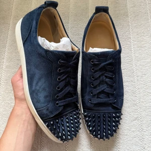 Christian Louboutin Navy - Nypris 10k! Kvitto finns!