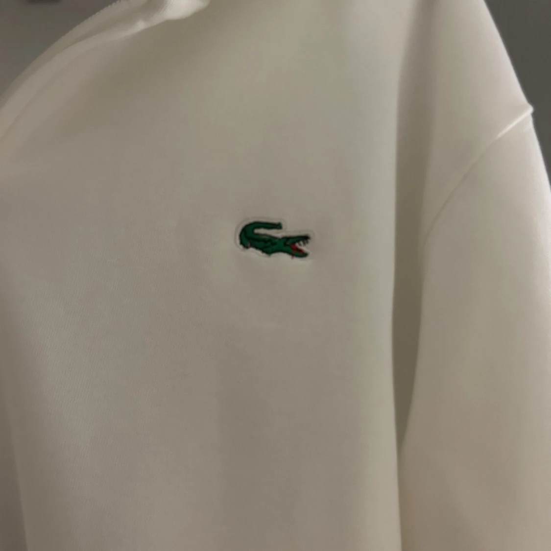 Vit hoodie från Lacoste med dragkedja - 2