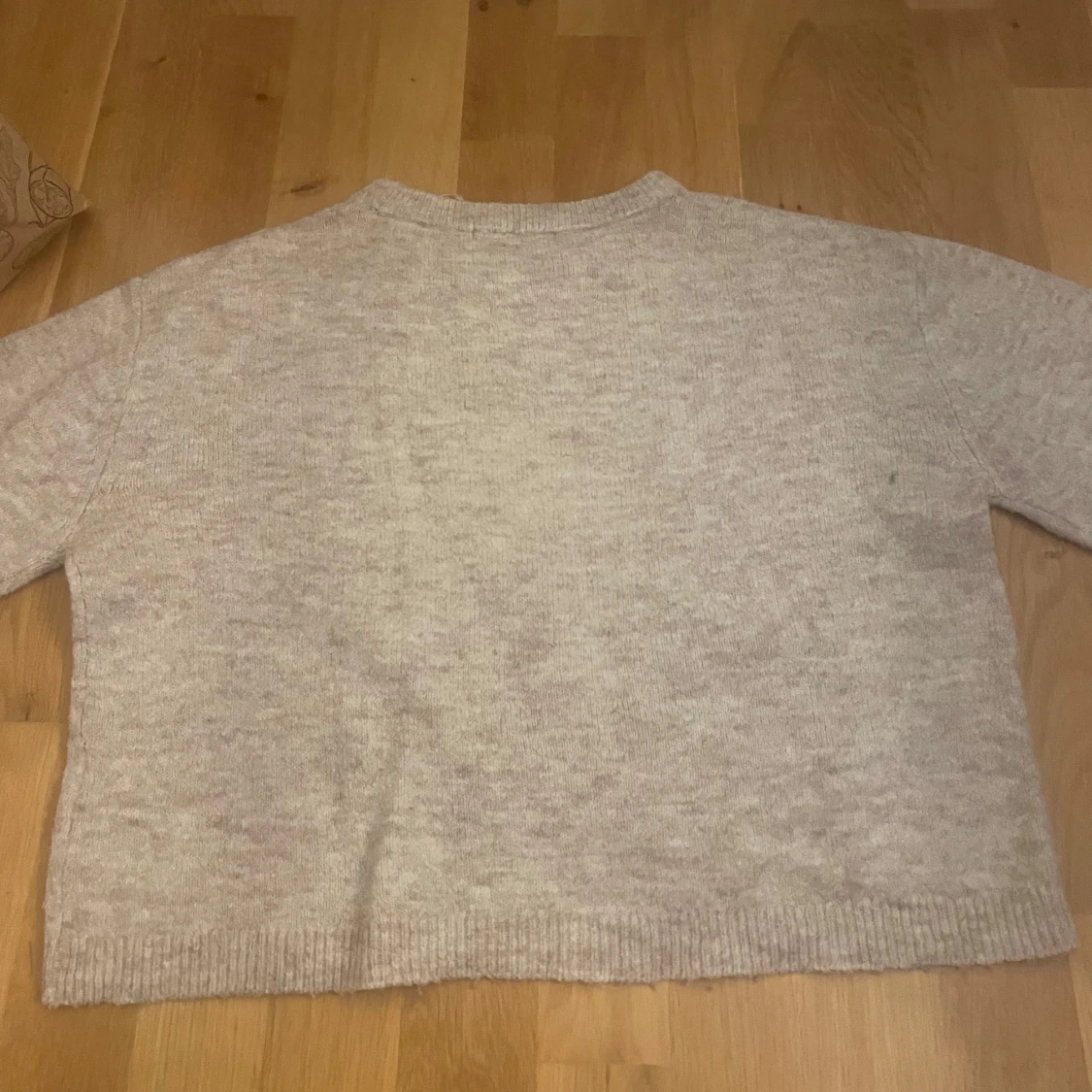 Beige stickad tröja  - 1