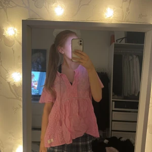 Blus  - Hej! Säljer min jätte fina blus från odd Molly storlek S skulle jag säga hör av er vid frågor eller funderingar eller fler bilder tveka inte på o skriva💕köparen står för frakt 