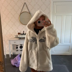 Teddy jacka - Sjukt snygg Teddy jacka!! 