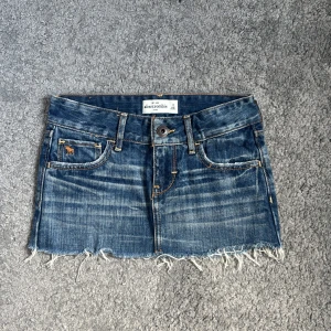 Jeanskjol - Jätte snygg jeanskjol från abercrombie. Aldrig använd