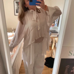 Zara blus - Boho chic blus från Zara, med coola detaljer