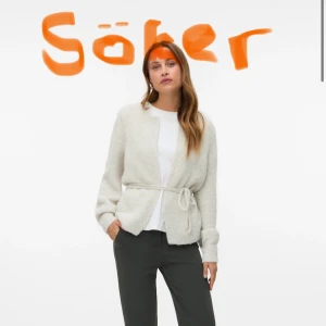 Söker vero Moda kofta  - Söker denna koftan ifrån vero Moda i någon av dessa färger i storlek xs eller s☺️☺️ skriv om ni säljer , kan tänka er att sälja eller vet någon som gör det ☺️☺️🩷