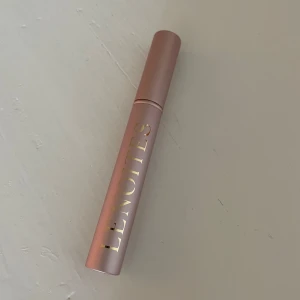 Lenoites Eyelash Serum - Säljer ett Eyelash Serum från Lenoites (5 ml). Säljer då den inte kommer till användning 🌸har använt den kanske 2 gånger