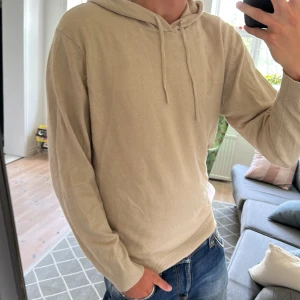 Stickad hoodie  - Riktigt fet, inga defekter. Skriv vid fundering🙌