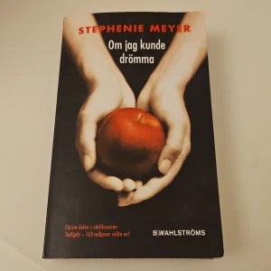 Om jag kunde drömma - Första delen i Twilight-serien! Följ Bella när hon flyttar till Forks och möter den mystiske Edward. En berättelse om förbjuden kärlek, vampyrer och farliga hemligheter. Perfekt för dig som gillar spänning, romantik och övernaturliga inslag.