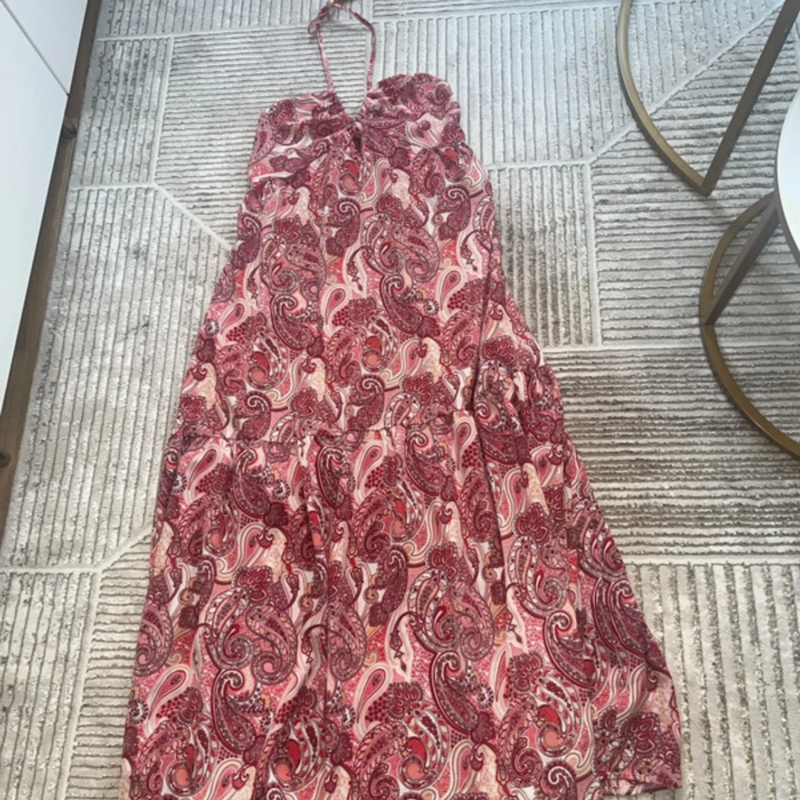 Paisleymönstrad långklänning med knyt - 1