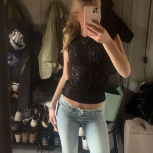 Jeans från Nelly  - Säljer mina jeans från Nelly då dom inte kommer till användning då jag har andra jeans jag använder 