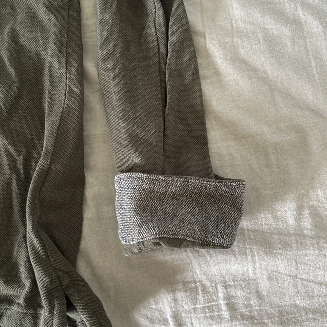 Olivgrön pikétröja från Massimo Dutti - 3