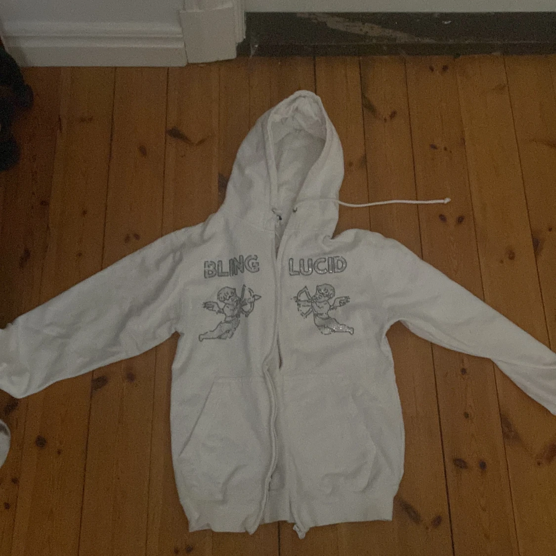 Vit hoodie BLNG LUCID