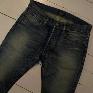 RL selvedge jeans - As feta RL selvedge jeans. Helt nya i skicket. Använda ett par gånger. Nypris runt 3200kr. Bvsa.