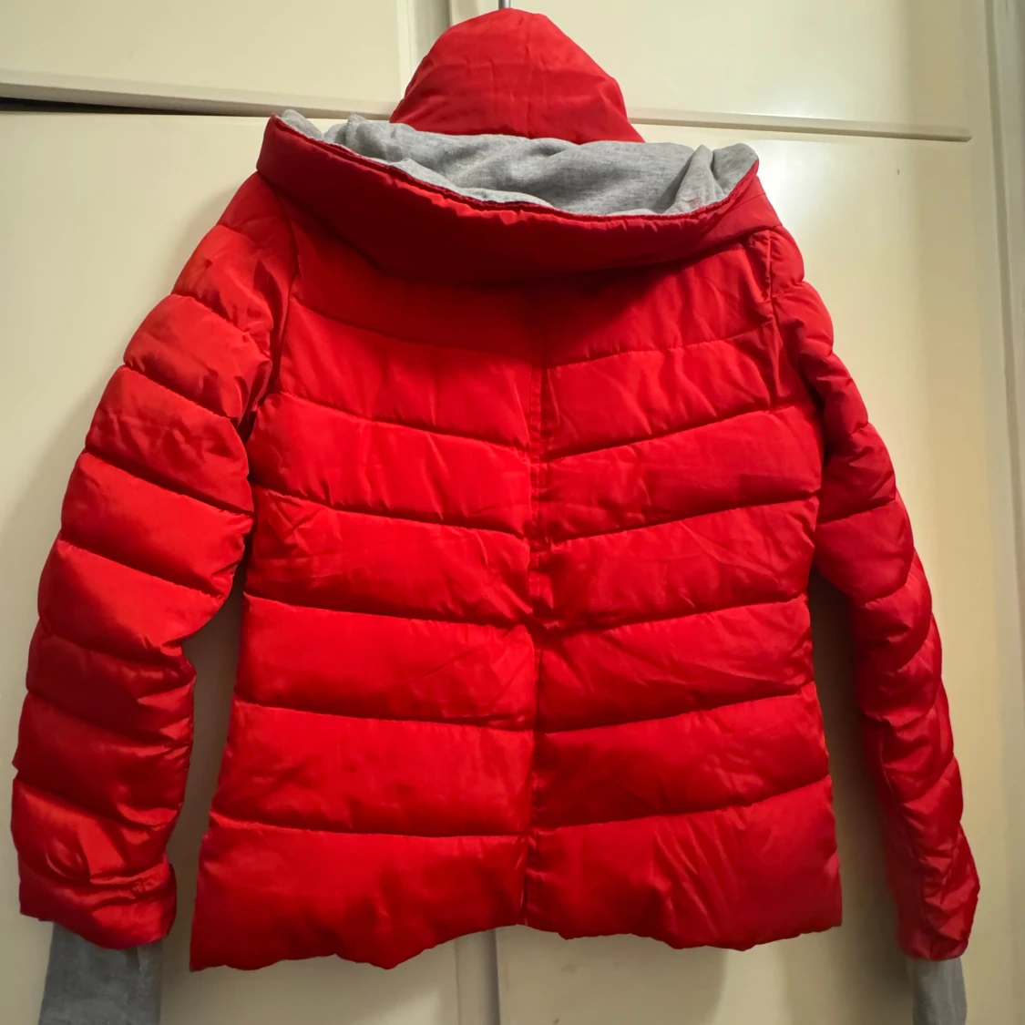 Röd jacka  - 2