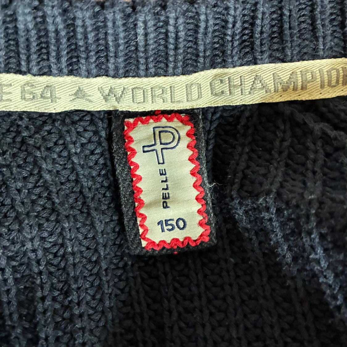 Mörkblå stickad tröja från Pelle P - 3