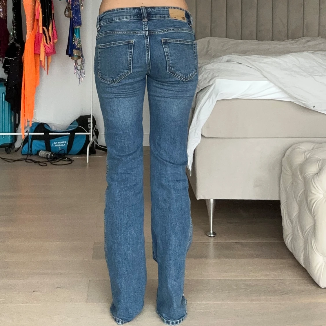 Blå bootcut jeans  - 1