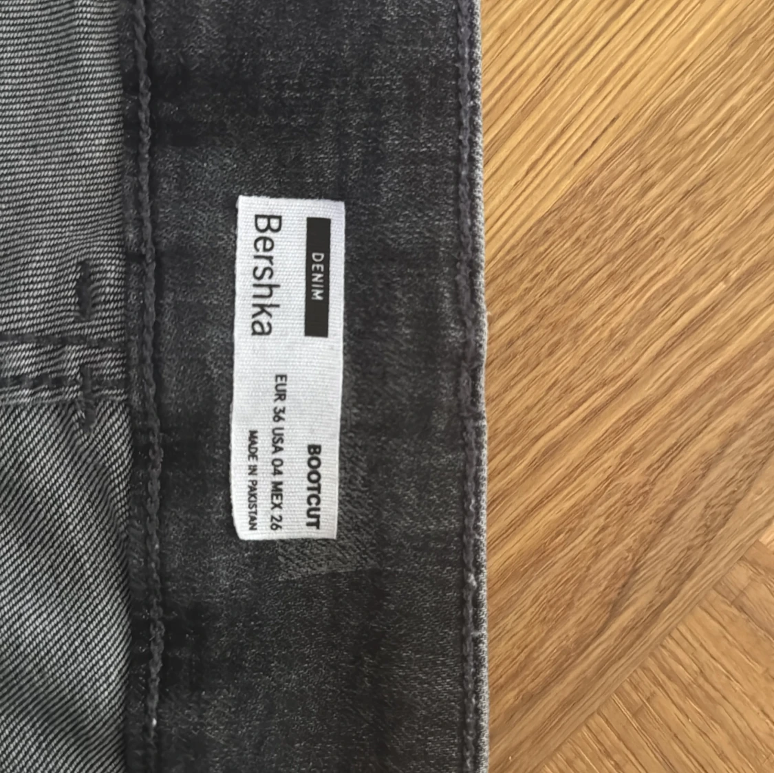 Svarta lågmidjade jeans 36 - 4