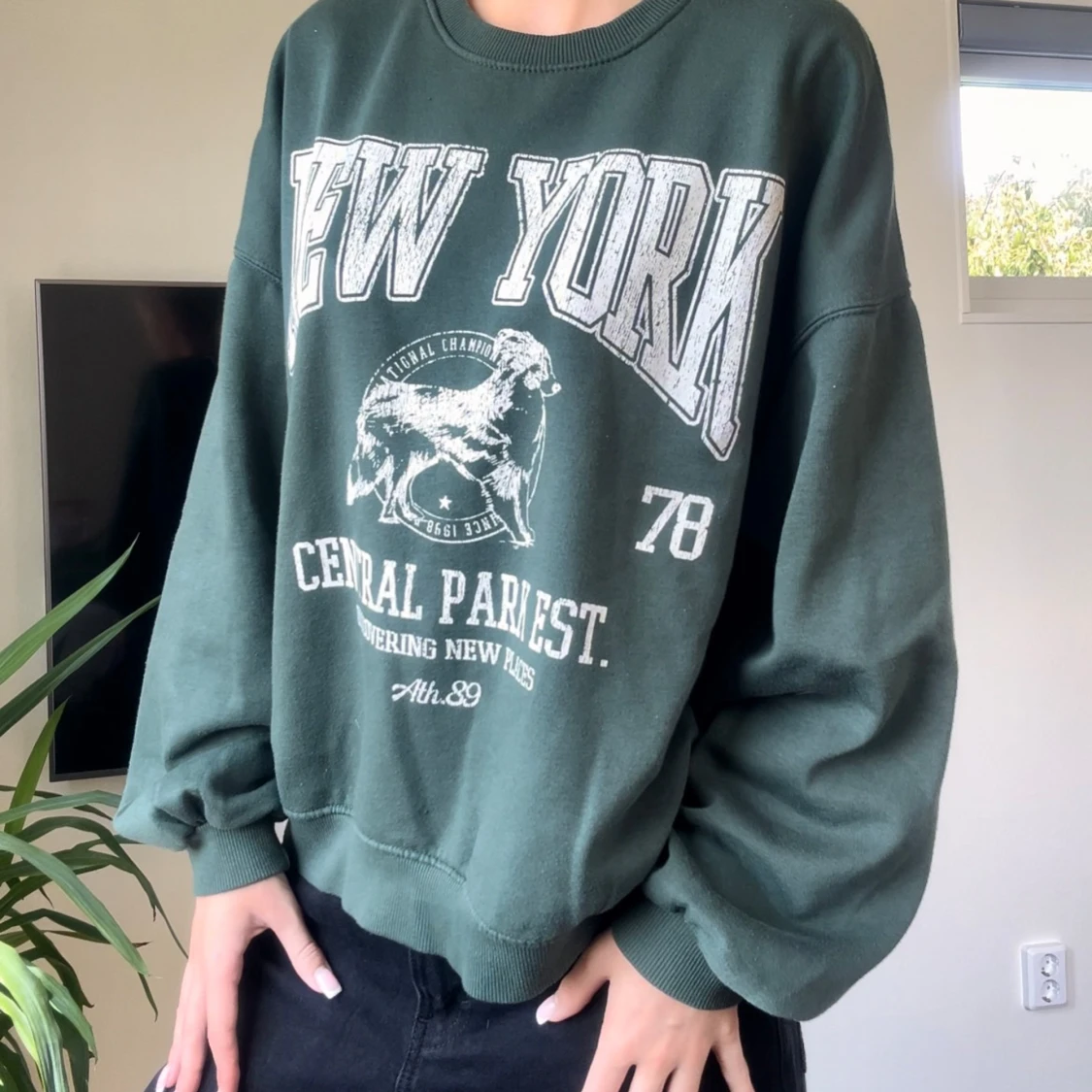 Bershka Sweatshirt Pullover Grön - 1