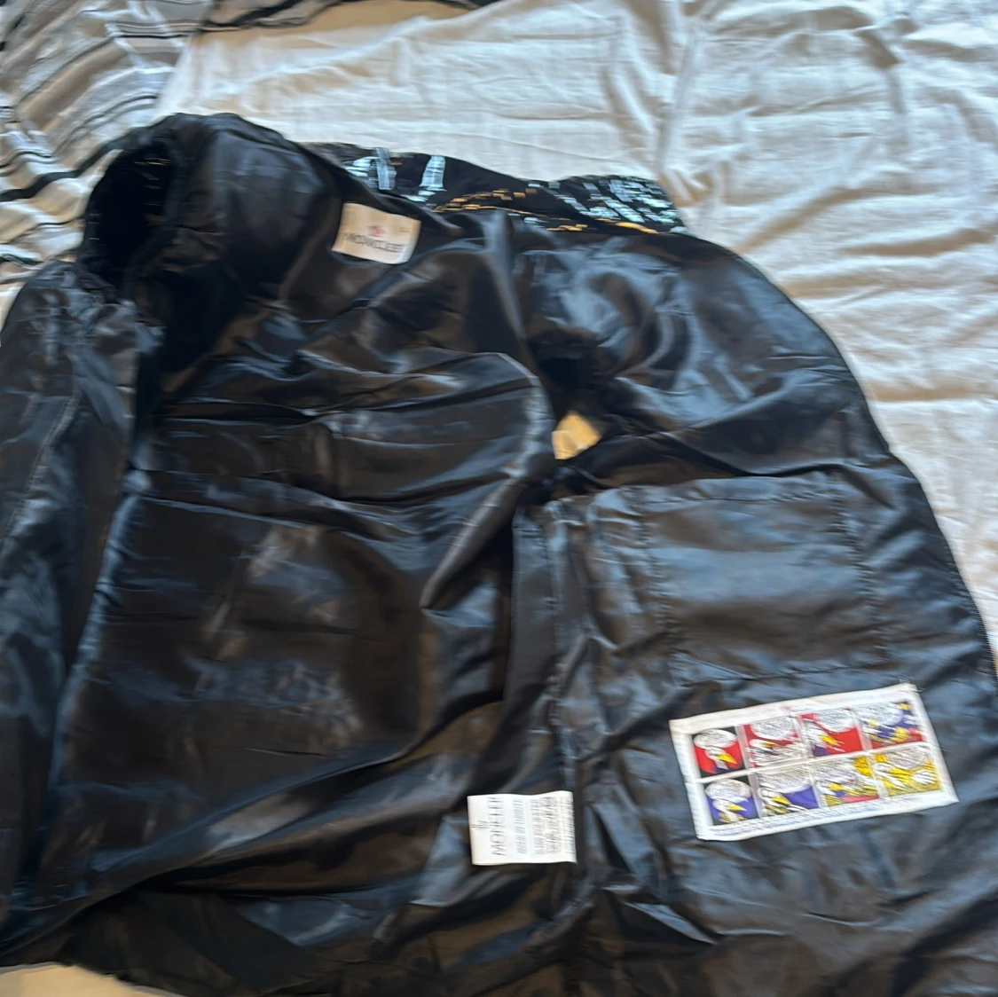 Svart glansig dunväst - 1