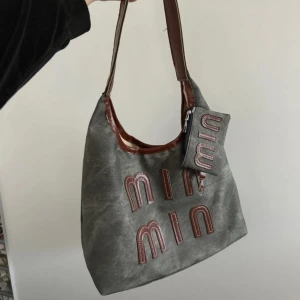 Väska  - Jätte fin väska 