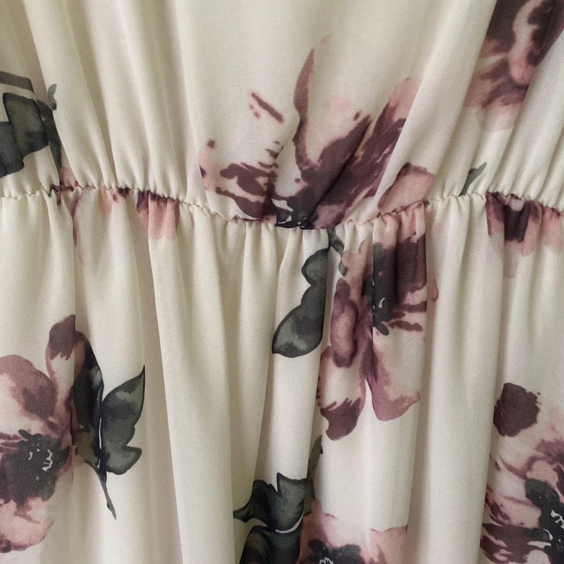 Blommig kortklänning från Hailys - 3