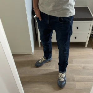Replay Jeans - Mycket bra skick, inga defekter. Nypris 1500 vårat pris endast 299 priset kan alltid diskuteras 🙌🏻