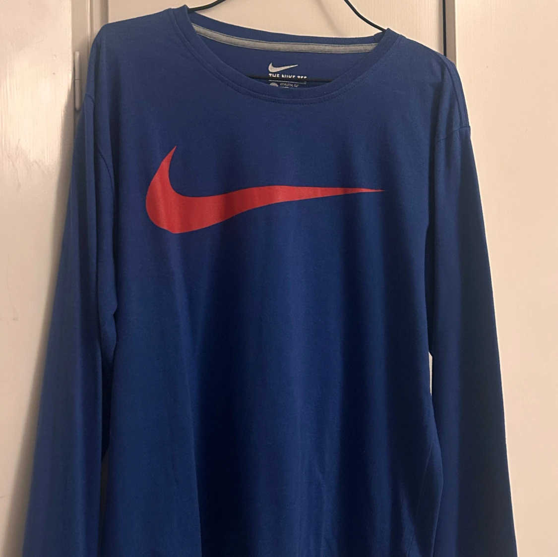 Blå långärmad Nike tröja - 1