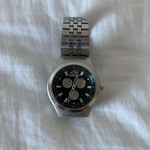 Adidas vintage retro klocka - Såld
