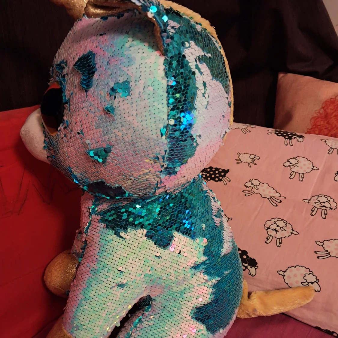 Stor enhörning som byter färg - 1